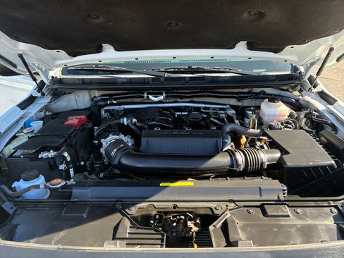 Used 2024 Nissan Frontier S AWD/4WD image 32