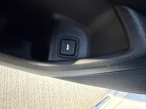 Used 2018 Honda Accord EX-L image 23