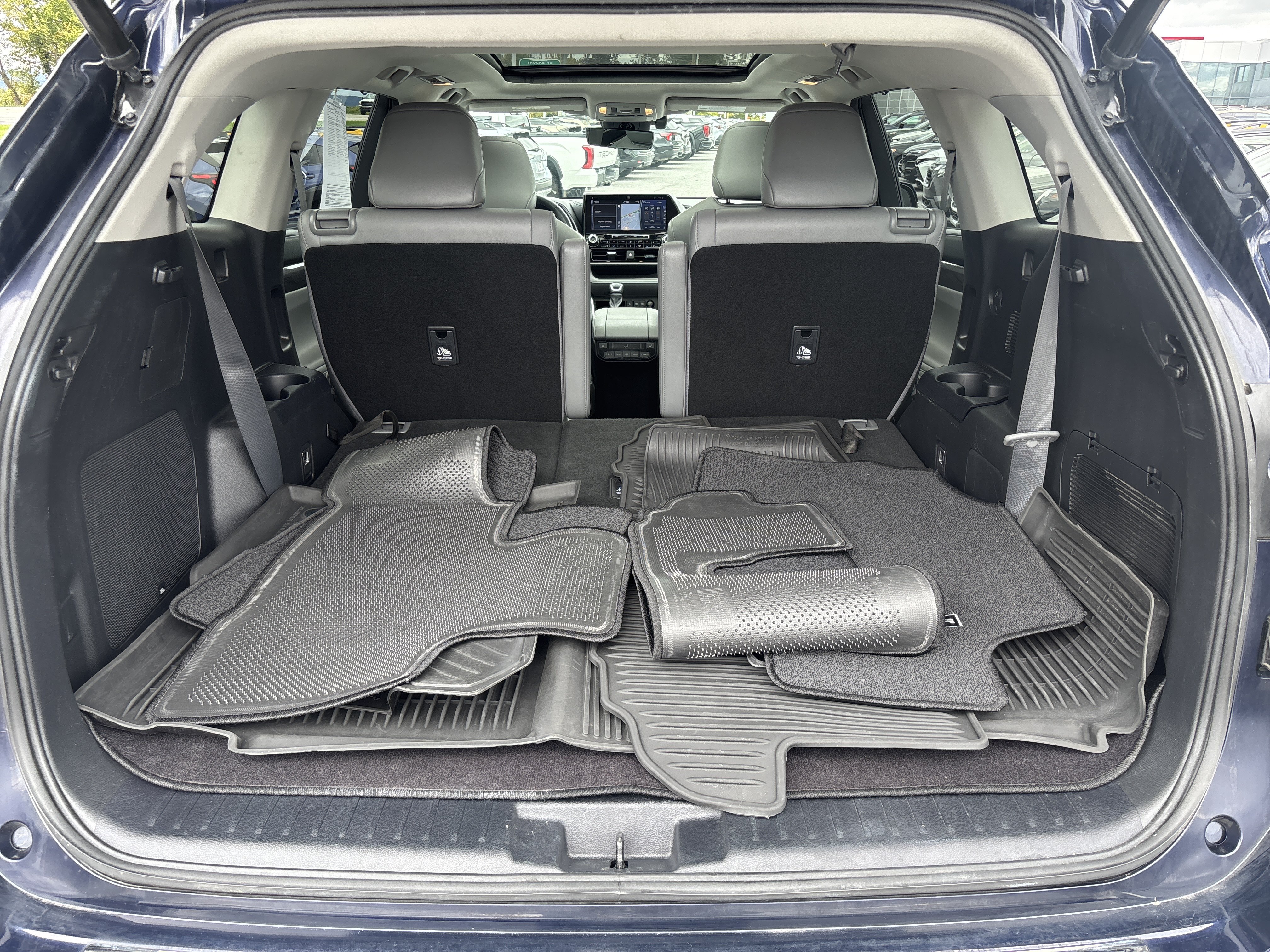 Used 2021 Toyota Highlander Platinum AWD/4WD image 31