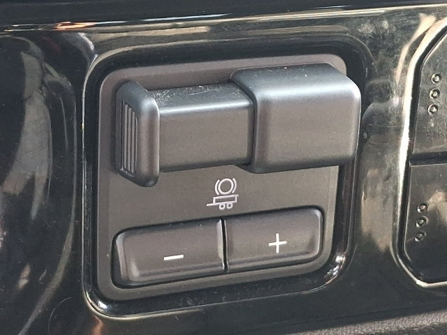Used 2024 Chevrolet Silverado 1500 RST AWD/4WD image 18