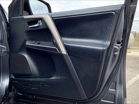 Used 2018 Toyota RAV4 XLE w/ Plus Extra Value Package image 22