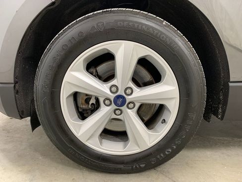 Used 2020 Ford Edge SE image 19