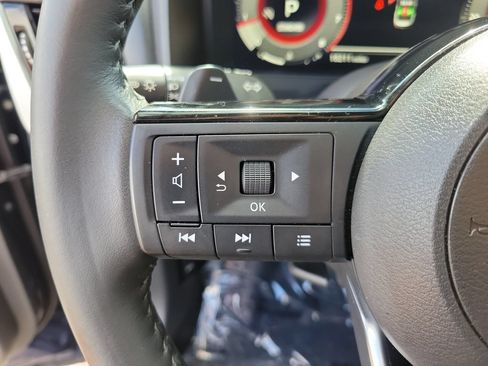 Used 2024 Nissan Rogue SL w/ SL Premium Package FWD image 20