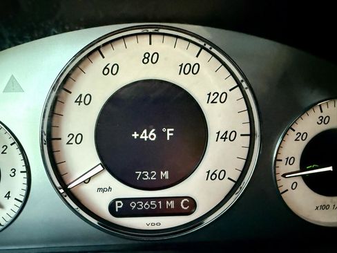 Used 2008 Mercedes-Benz E 350 Luxury image 33