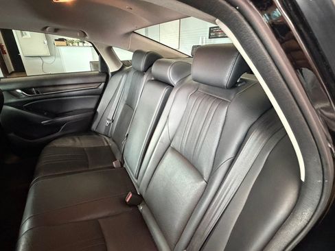 Used 2018 Honda Accord Touring image 24