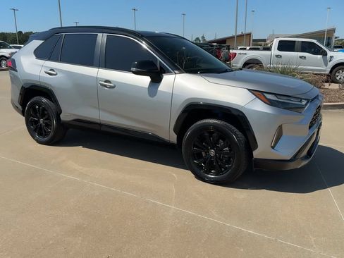 Used 2022 Toyota RAV4 XSE AWD/4WD image 3