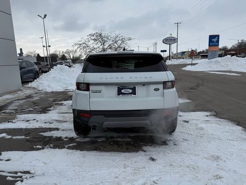 Used 2019 Land Rover Range Rover Evoque SE Premium image 28