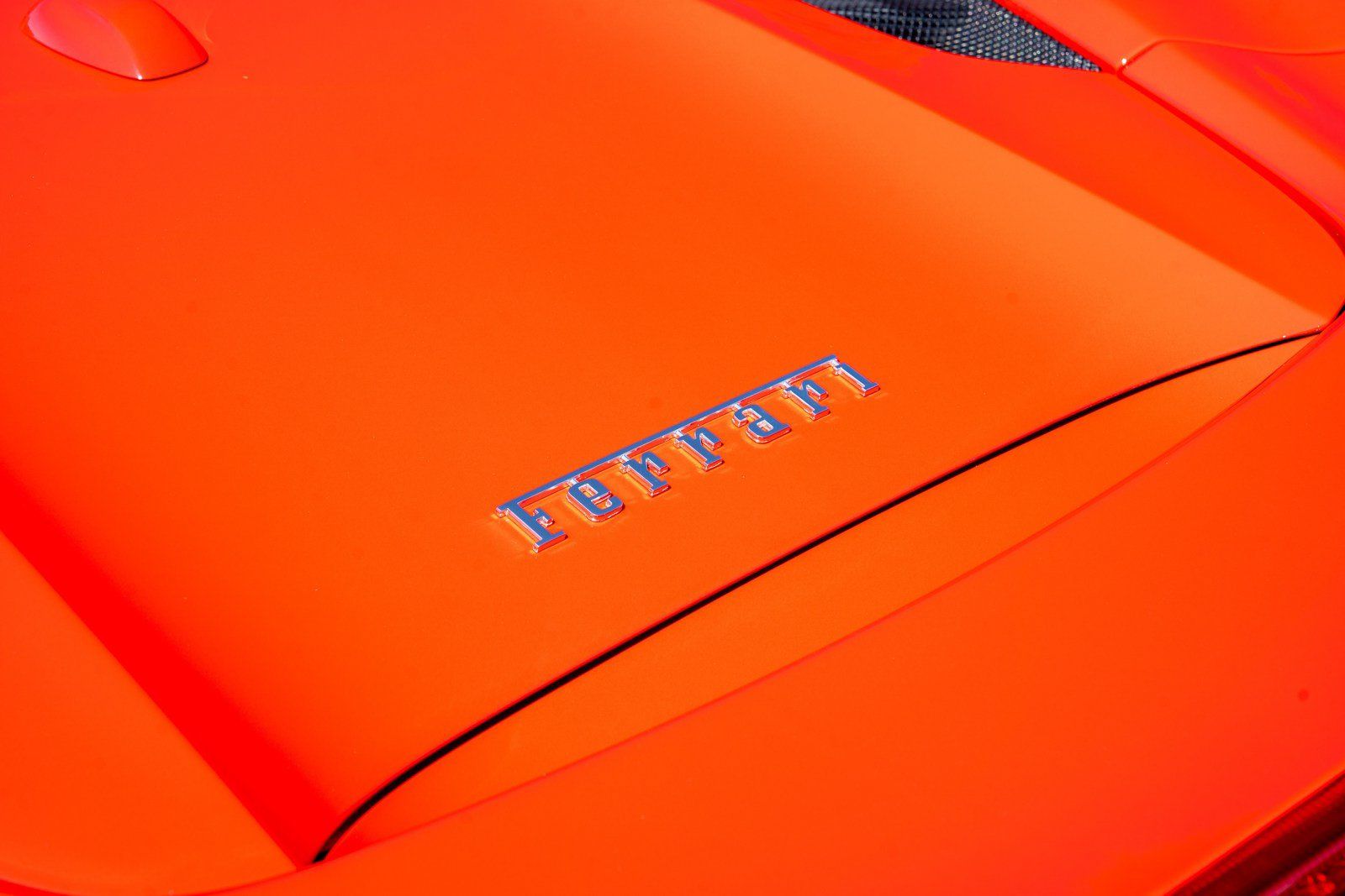 Used 2018 Ferrari 488 Spider RWD image 17