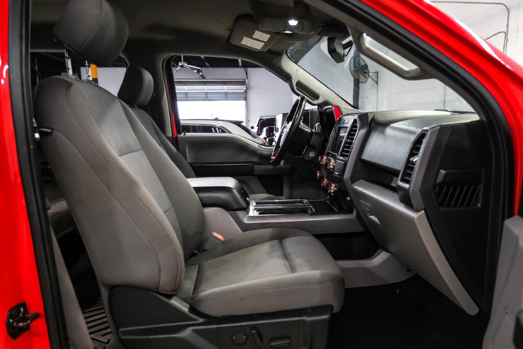 Used 2019 Ford F150 XLT w/ Equipment Group 302A Luxury AWD/4WD image 32