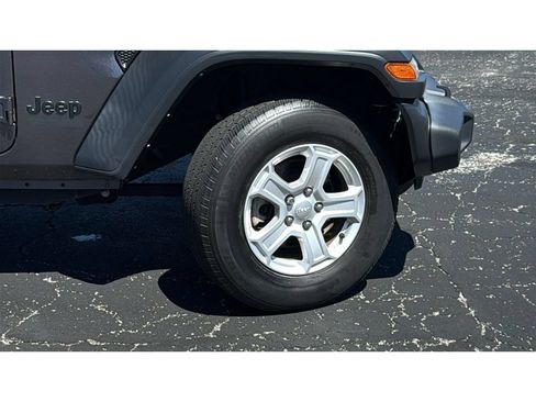 Used 2022 Jeep Wrangler Unlimited Sport AWD/4WD image 10