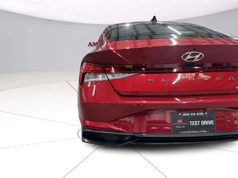 Used 2023 Hyundai Elantra Limited w/ Winter Weather Package FWD image 14