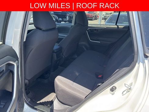 Used 2021 Toyota RAV4 LE FWD image 11