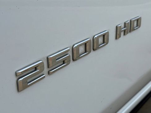 Used 2023 Chevrolet Silverado 2500 LTZ AWD/4WD image 7