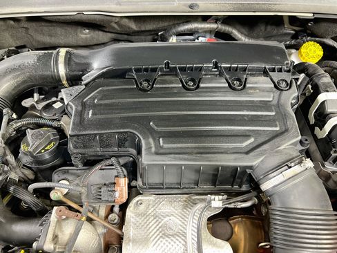 Used 2022 Jeep Renegade Latitude AWD/4WD image 28