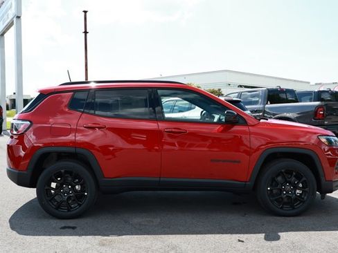 New 2026 Jeep Compass Latitude AWD/4WD image 4