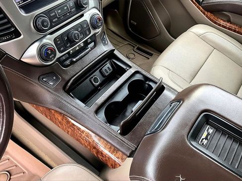 Used 2016 Chevrolet Suburban LTZ image 15