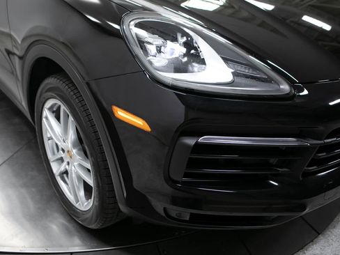 Certified 2023 Porsche Cayenne AWD/4WD image 12