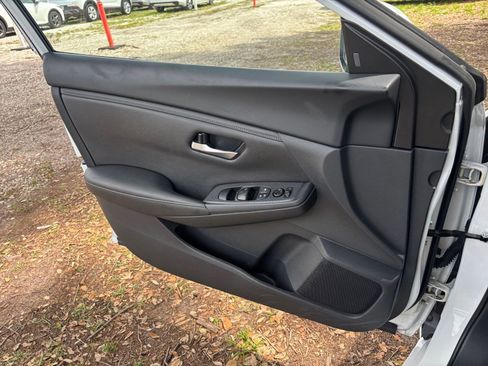 Used 2025 Nissan Sentra SV FWD image 18