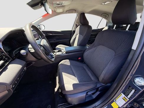 Used 2025 Toyota Camry LE FWD image 19