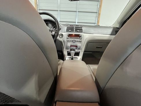 Used 2009 Saturn Aura XR w/ Advanced Audio Package image 9