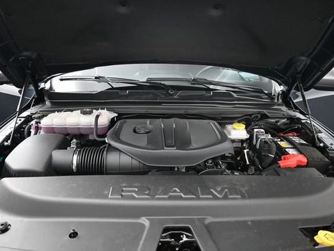 Used 2025 RAM 1500 Warlock AWD/4WD image 19