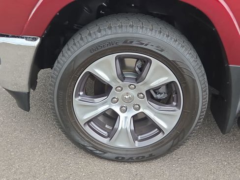 Used 2019 RAM 1500 Laramie AWD/4WD image 16