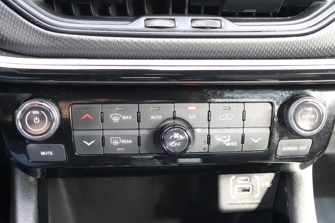 Used 2026 Jeep Compass Limited AWD/4WD image 33