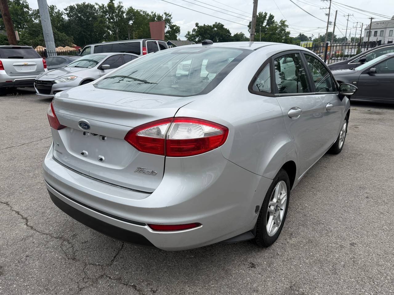 Used 2018 Ford Fiesta SE FWD image 9