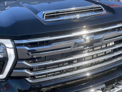 New 2026 Chevrolet Silverado 3500 High Country w/ High Country Premium Package AWD/4WD image 32