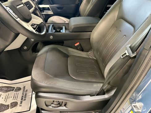 Used 2020 Land Rover Defender 110 SE image 24