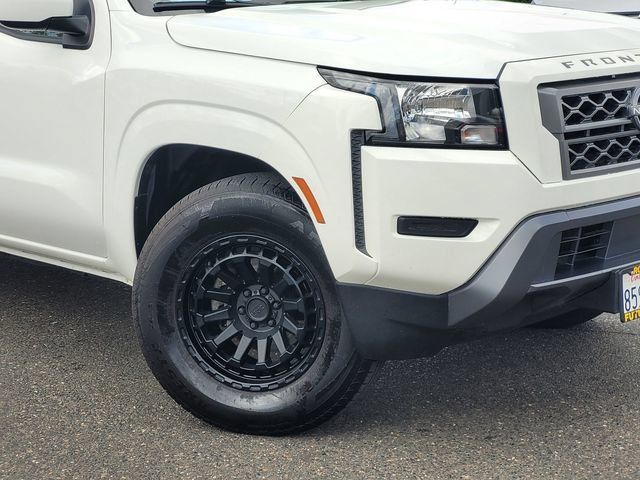 Certified 2023 Nissan Frontier SV RWD image 9