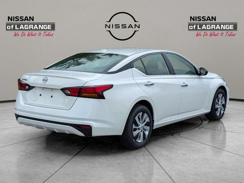 Used 2025 Nissan Altima 2.5 S FWD image 6