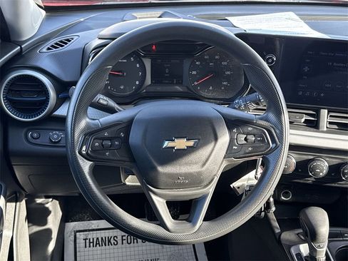 Used 2024 Chevrolet Trax LS w/ LS Convenience Package image 11