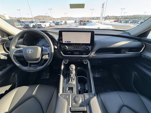 Certified 2024 Toyota Grand Highlander XLE image 18