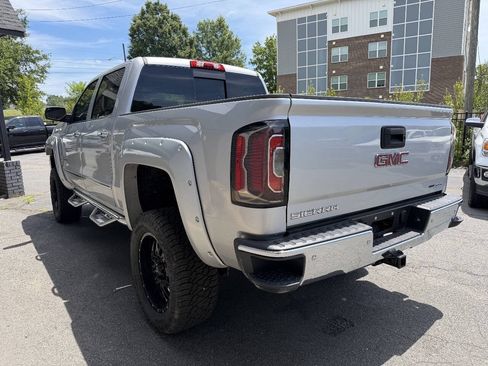 Used 2018 GMC Sierra 1500 SLT AWD/4WD image 5