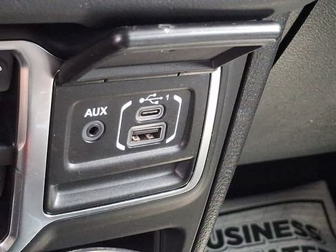 Used 2025 Jeep Wrangler Unlimited Sahara w/ Safety Group AWD/4WD image 24