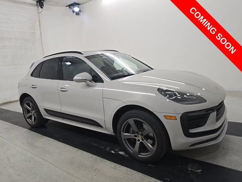 Used 2023 Porsche Macan AWD/4WD image 4
