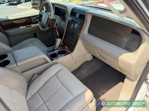Used 2011 Lincoln Navigator 4WD image 28
