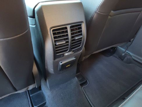 Used 2019 Ford Escape Titanium image 34