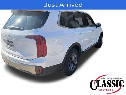 Used 2025 Kia Telluride LX image 13