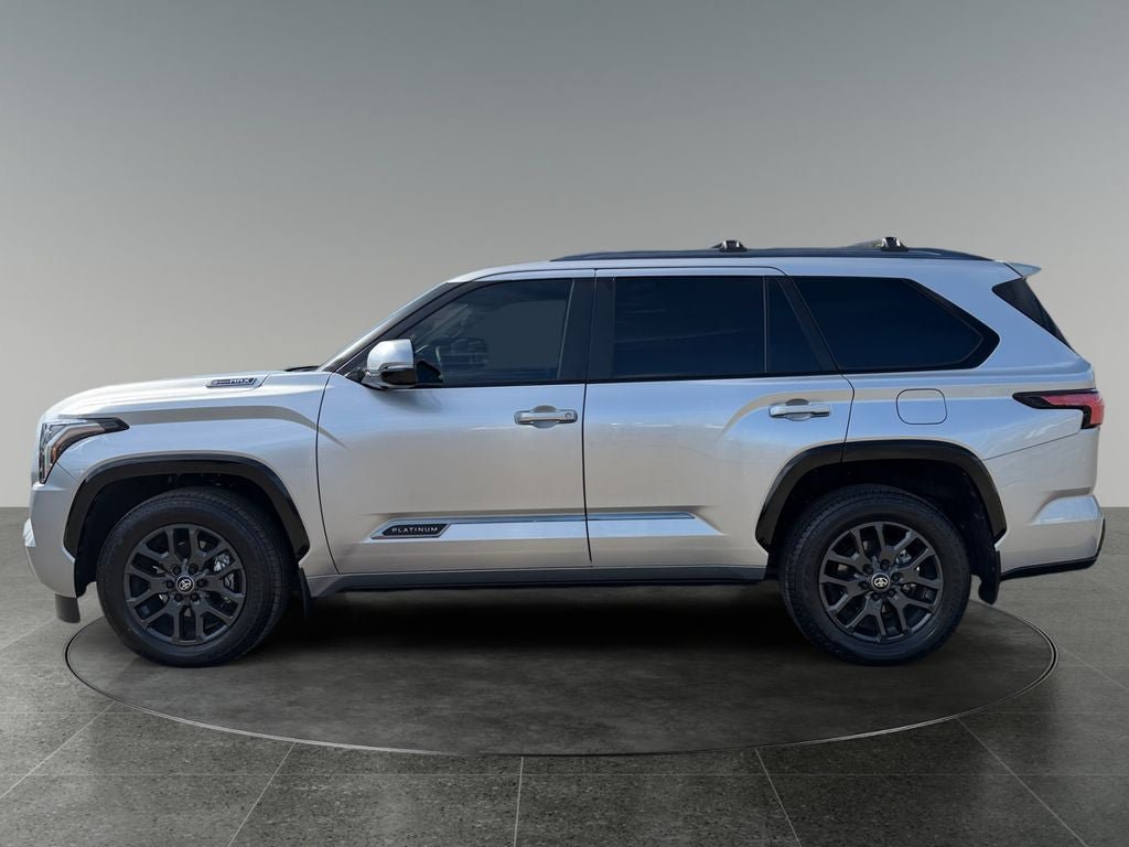 Used 2025 Toyota Sequoia Platinum AWD/4WD image 5