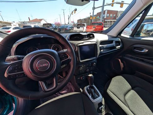 Used 2022 Jeep Renegade Sport image 21