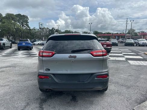 Used 2016 Jeep Cherokee 75th Anniversary FWD image 4
