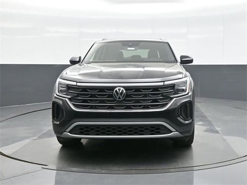 New 2026 Volkswagen Atlas Cross Sport SE image 2