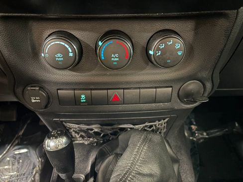 Used 2012 Jeep Wrangler Sport image 31