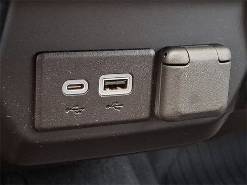 Certified 2022 Chevrolet Silverado 1500 RST image 25