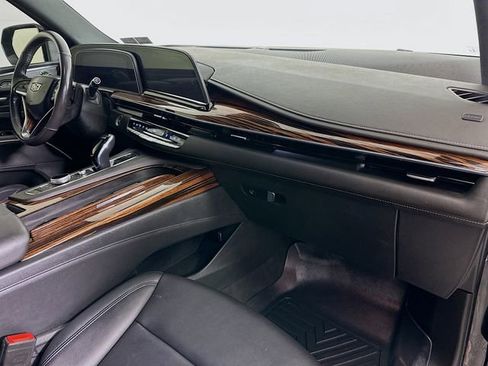 Used 2021 Cadillac Escalade Luxury AWD/4WD image 36