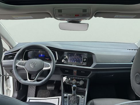 Used 2024 Volkswagen Jetta SE FWD image 27