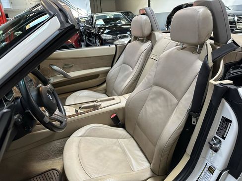 Used 2007 BMW Z4 3.0i RWD image 14