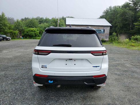 New 2024 Jeep Grand Cherokee Trailhawk w/ Advanced Protech Group II image 17